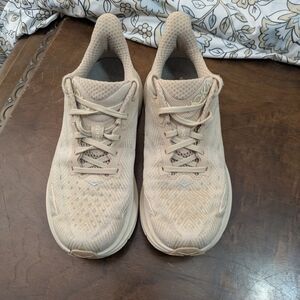 Hoka Clifton 9, Size 8.5 Women